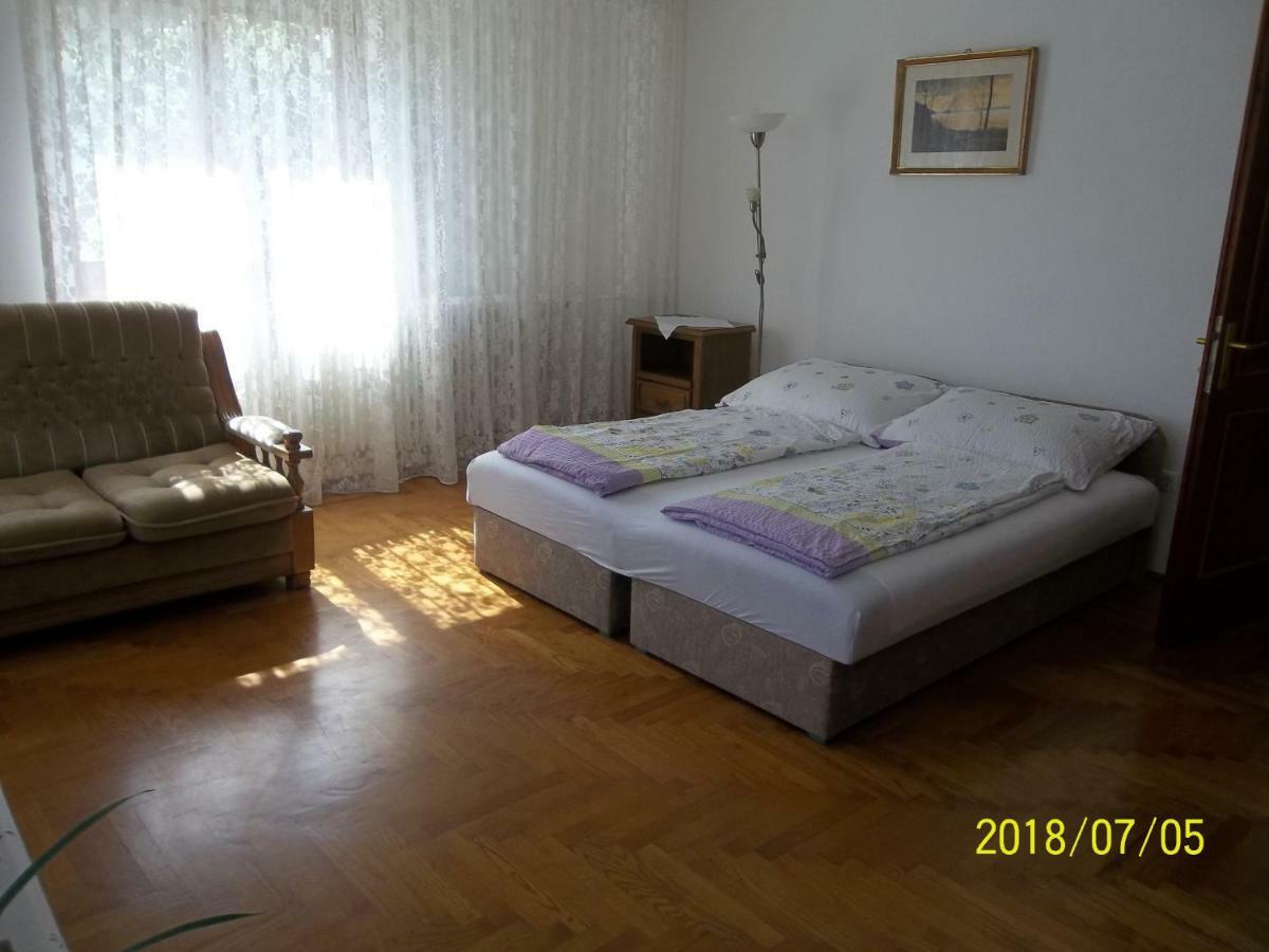 Viragos Vendeghaz Balatonfuered Apartment ภายนอก รูปภาพ